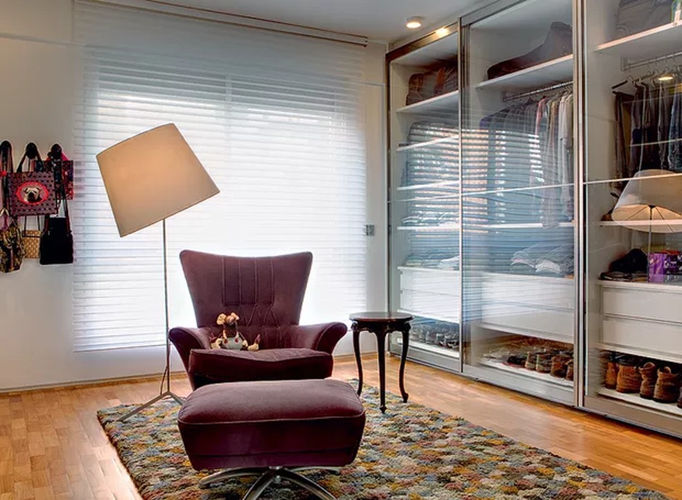 20 projetos de closets repletos de soluções criativas para se inspirar