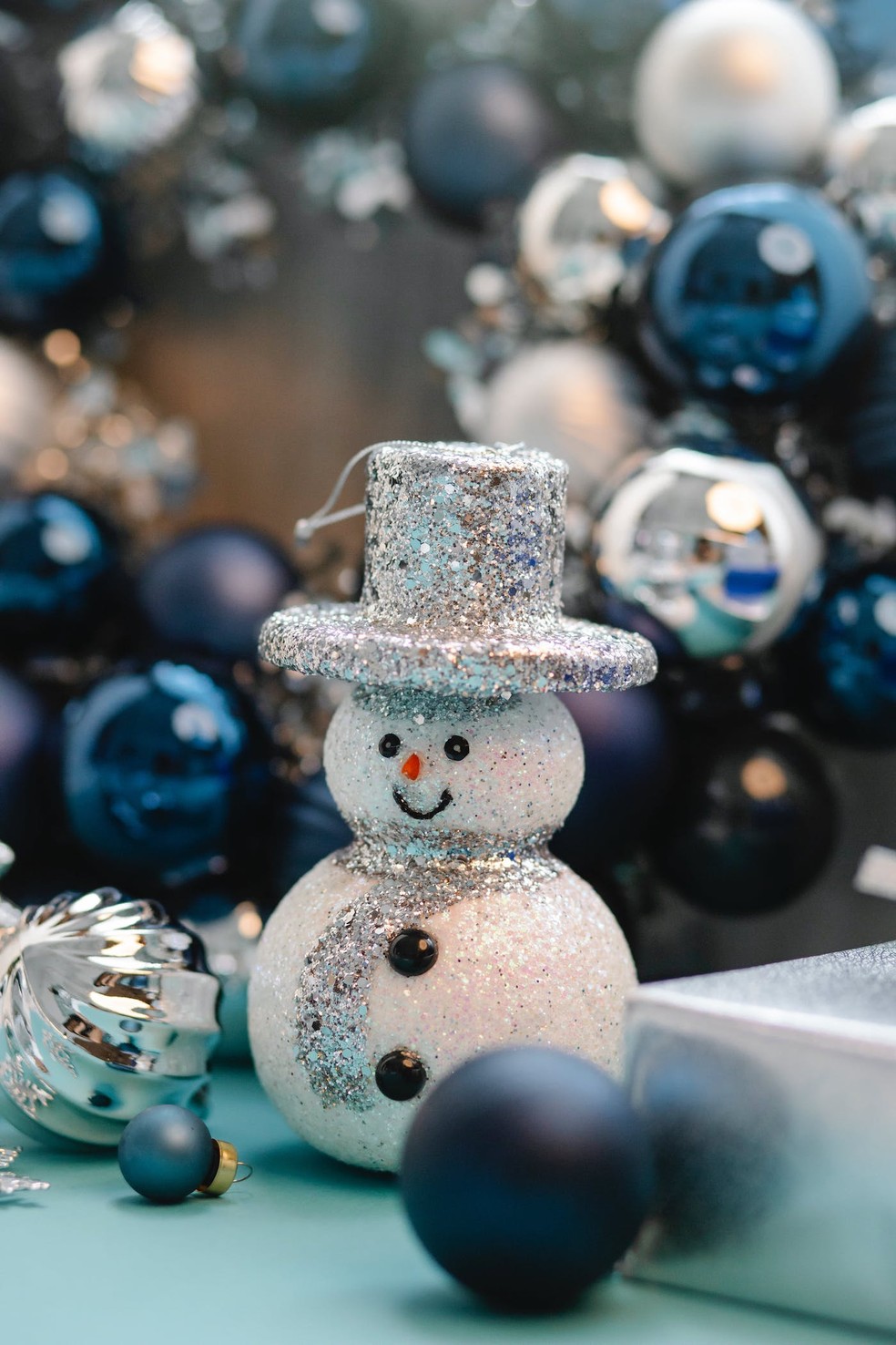 As bolas de isopor se transformam em enfeites de Natal lindos e de baixo custo — Foto: Pexels / Laura James / Creative Commons