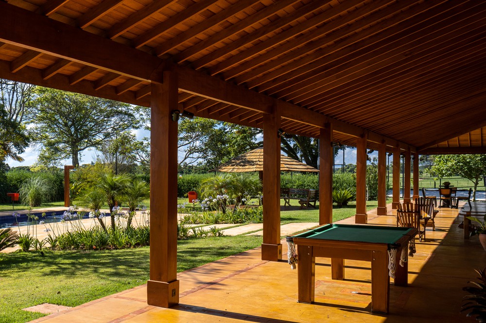 Casas de rancho: o que é e 7 projetos que são puro luxo e lazer