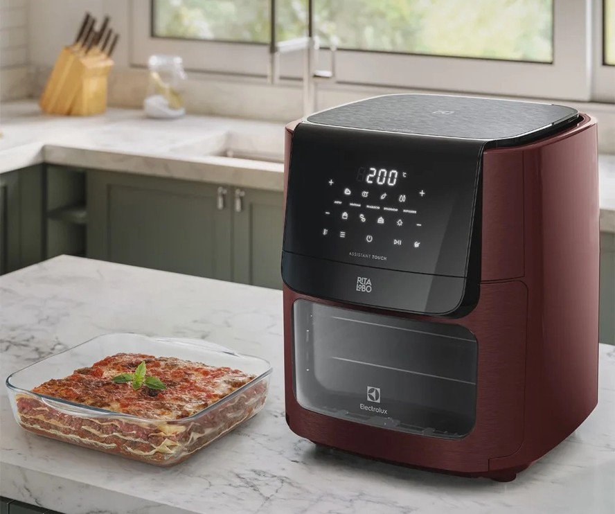Conheça 6 modelos de air fryer oven, que reúne fritadeira e forno