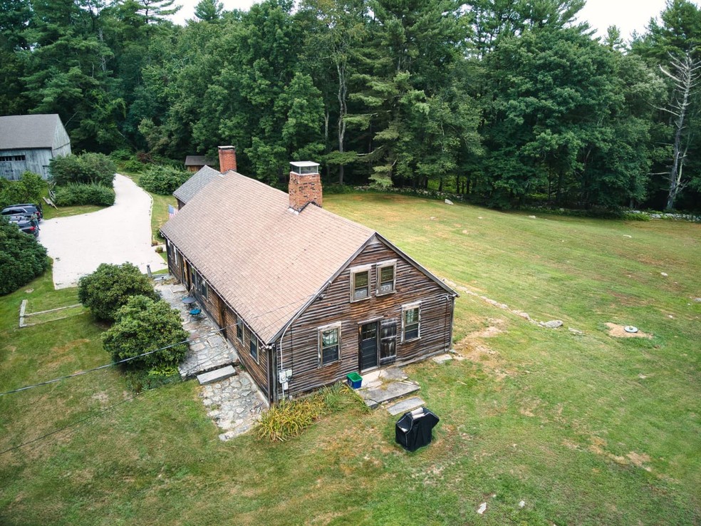 A casa de fazenda fica em uma grande propriedade rural em no estado de Rhode Island — Foto: Blueflash Photography / Mott & Chace Sotheby’s International Realty / Divulgação