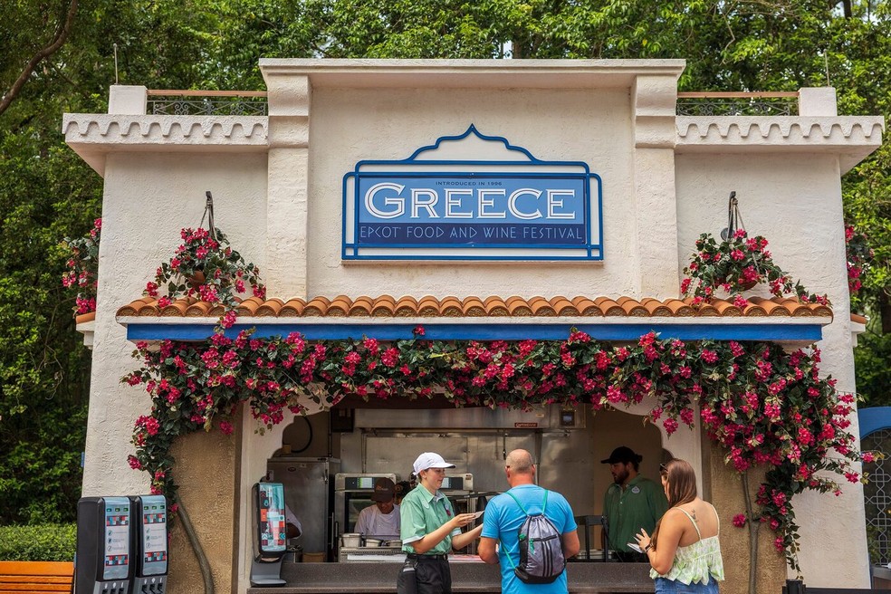 O Global Marketplaces da Grécia no Epcot oferece doces, salgados e bebidas típicos do país — Foto: Mariah Wild / Disney / Divulgação