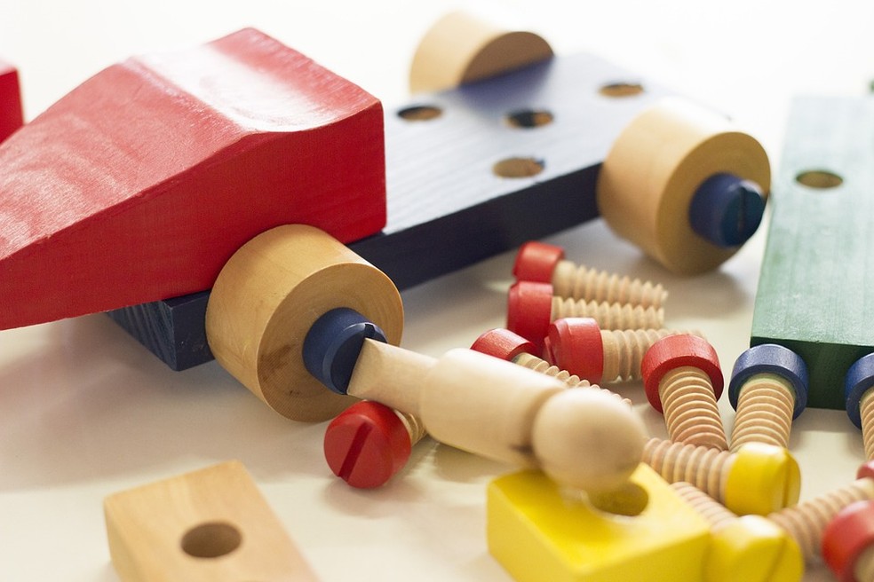 Guardar os brinquedos depois de as crianças brincarem é mais uma forma de manutenção do que de organização — Foto: Pixabay / Y_tanaka0 / Creative Commons 