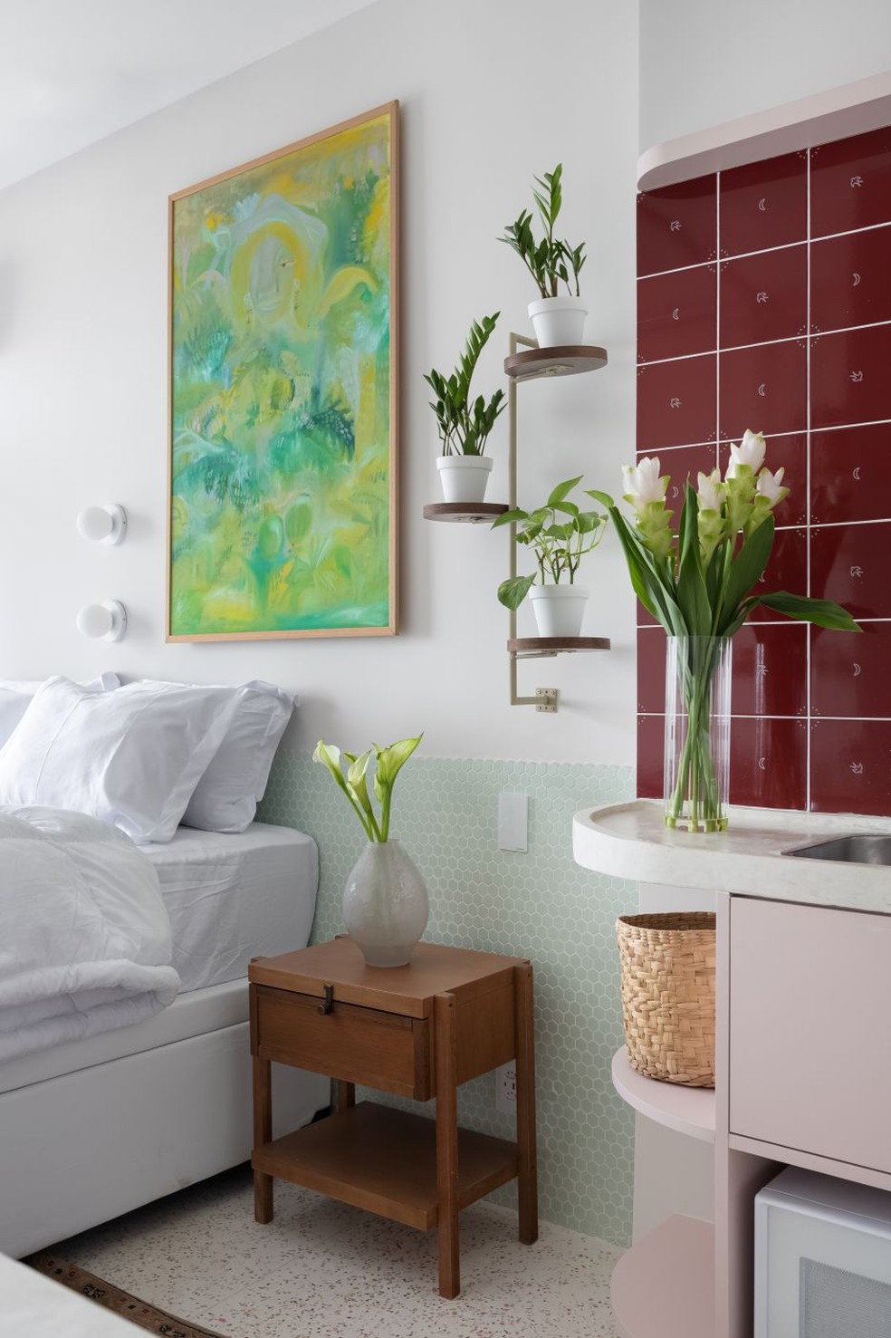Estúdio de 28 m² no Copan tem décor inspirado na flor jasmim-manga