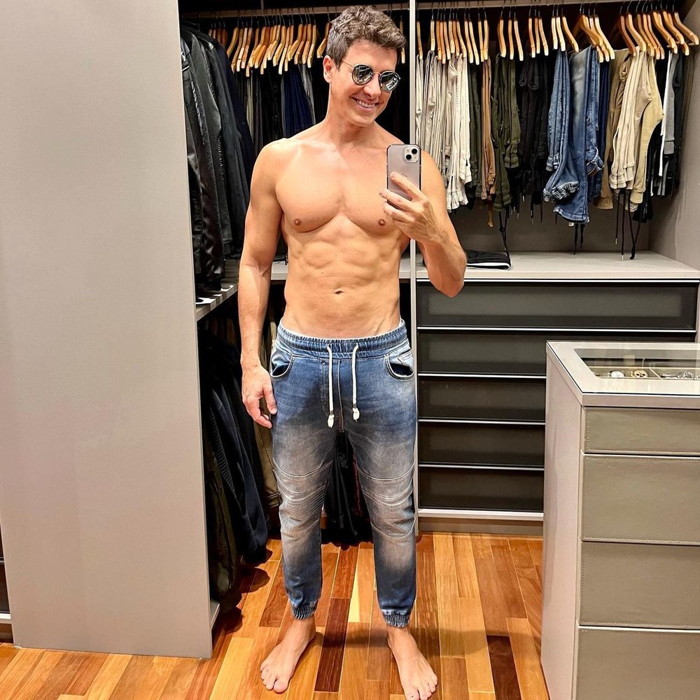 Rodrigo Faro faz 50 anos conheça a mansão onde o apresentador mora com a família Celebridades