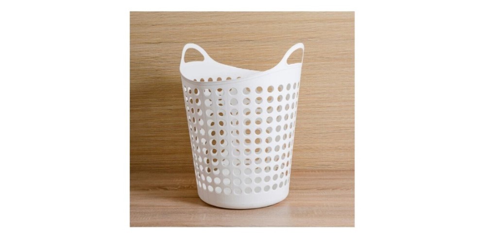 O cesto de roupas flexível da Etna possui capacidade para até 44 litros — Foto: Reprodução / Amazon