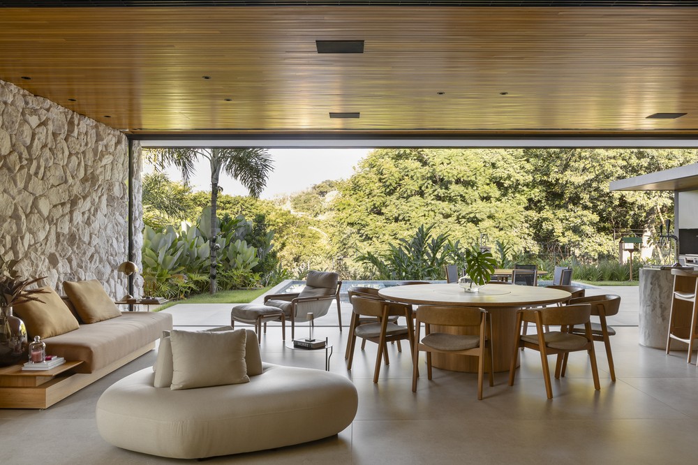 Olho Mágico: 5 projetos do escritório HR Arquitetura