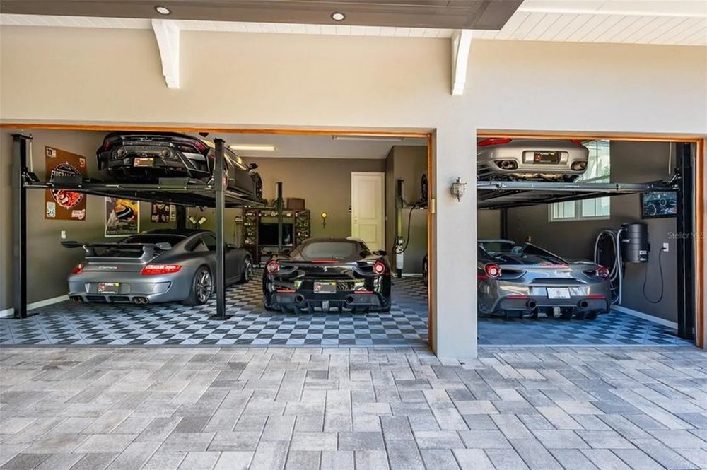 Garagem milionária: mansão de R$ 22,8 milhões na Flórida tem ...