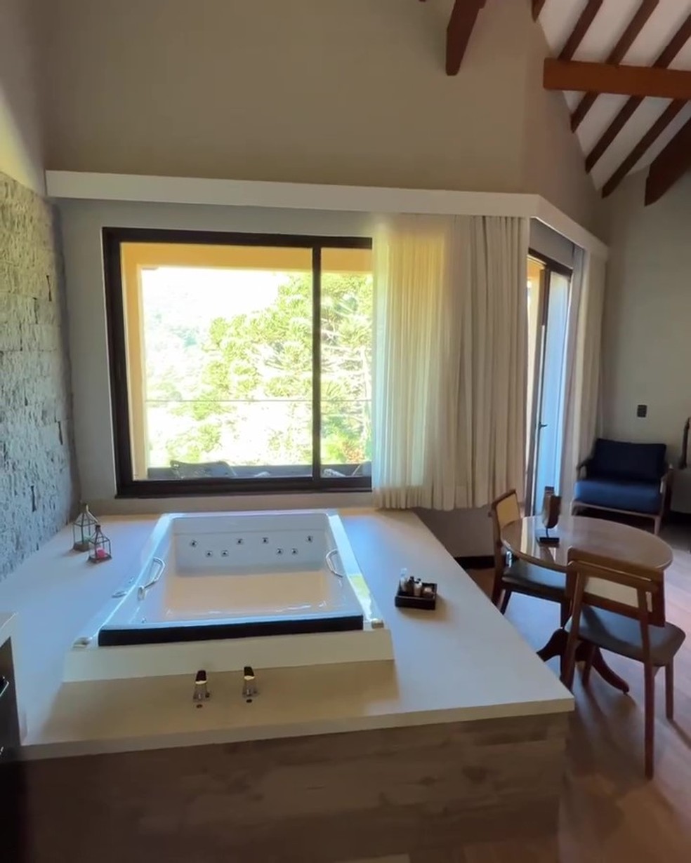 Ana Hickmann mostra quarto de hotel em Monte Verde — Foto: Reprodução/Instagram
