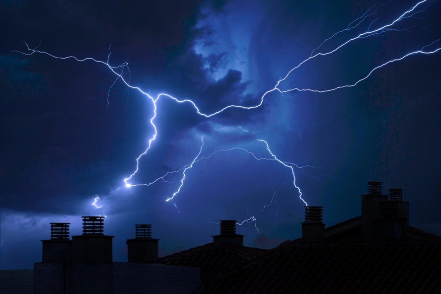 Como proteger os aparelhos elétricos em épocas de apagões?