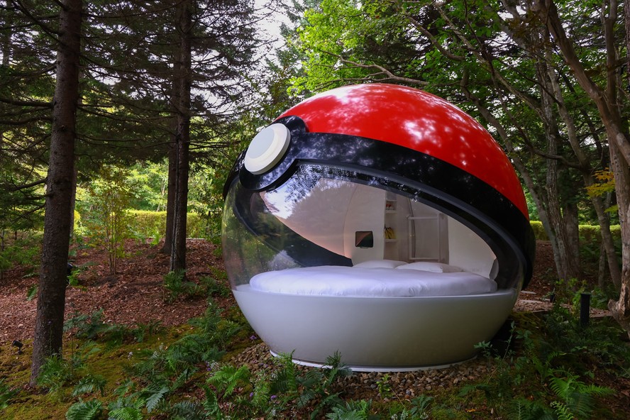Hotel em formato de Pokébola abre no Japão — e a estadia é de graça