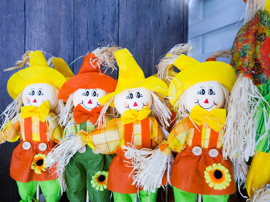 Como fazer um espantalho para a decoração de Festa Junina