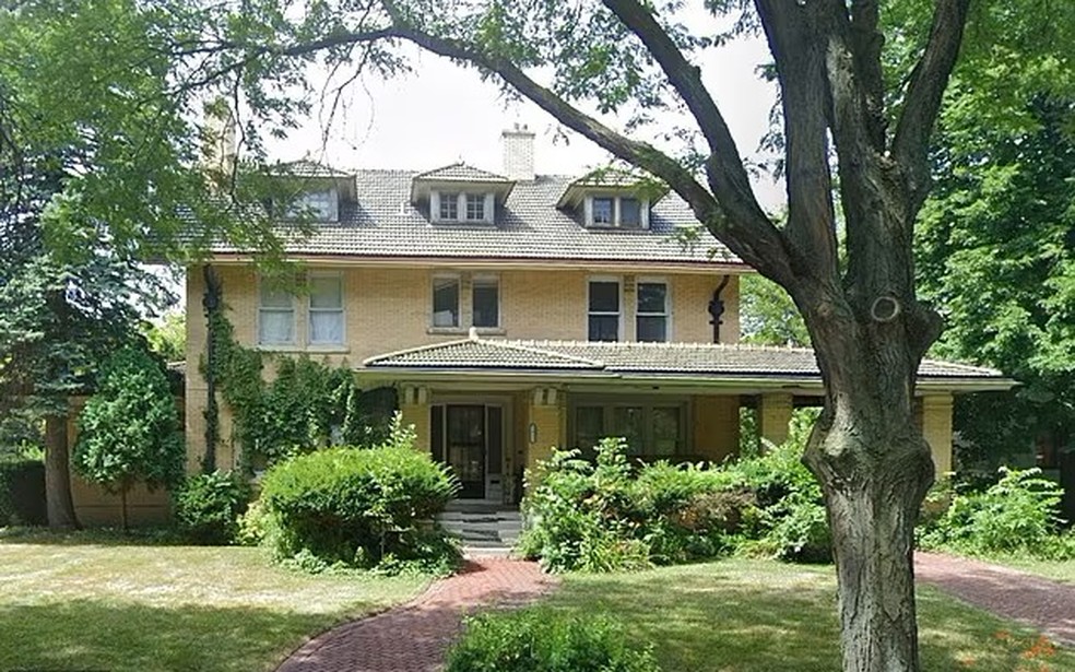 Casa onde Aretha Franklin viveu na sua infância — Foto: Google / Reprodução
