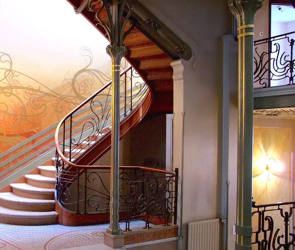 O uso de ferro na Casa Tassel, de 1894, de Victor Horta, representa o movimento art nouveau — Foto: Wikimedia Commons