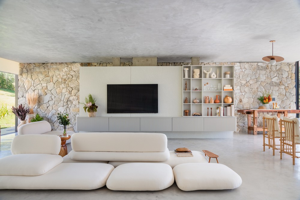 Casa tem design escultural para valorizar a natureza e o bem-estar