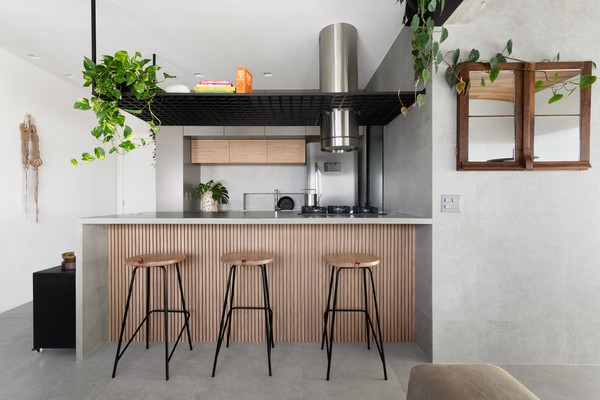 Bancadas de cozinha: 30 projetos repletos de beleza e soluções