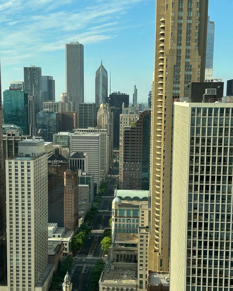 Tadeu Schmidt publica fotos de prédios em Chicago — Foto: Reprodução/Instagram