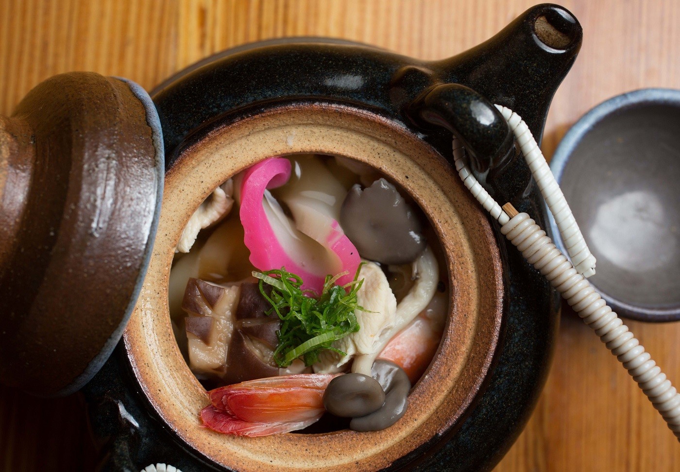 Dobin mushi: como fazer caldo tradicional japonês com frango e camarão