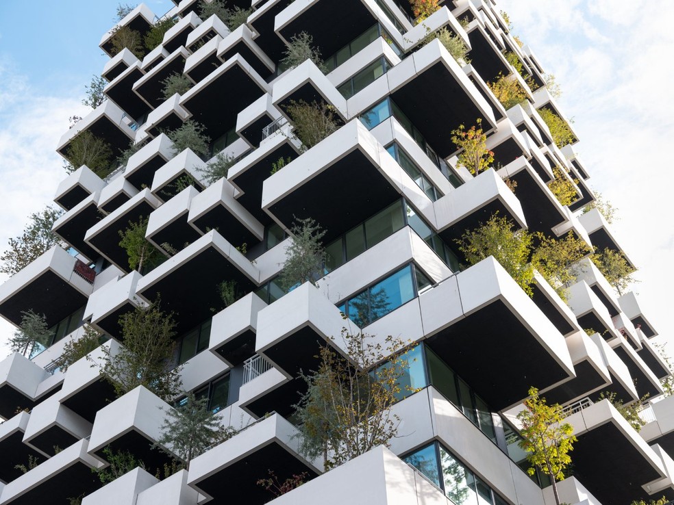 O Trudo Vertical Forest, que foi projetado após o Bosco Verticale, é a  primeira floresta vertical voltada à habitação social — Foto: Paolo Rosselli / Divulgação