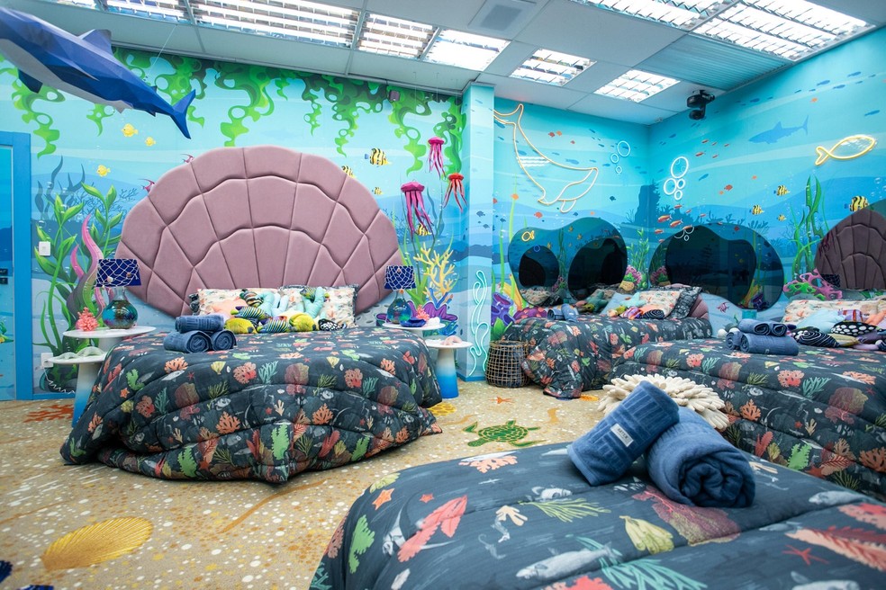 A cama redonda do quarto "fundo do mar" é uma das novidades na casa do BBB 23 — Foto: Paulo Belote / Globo / Divulgação