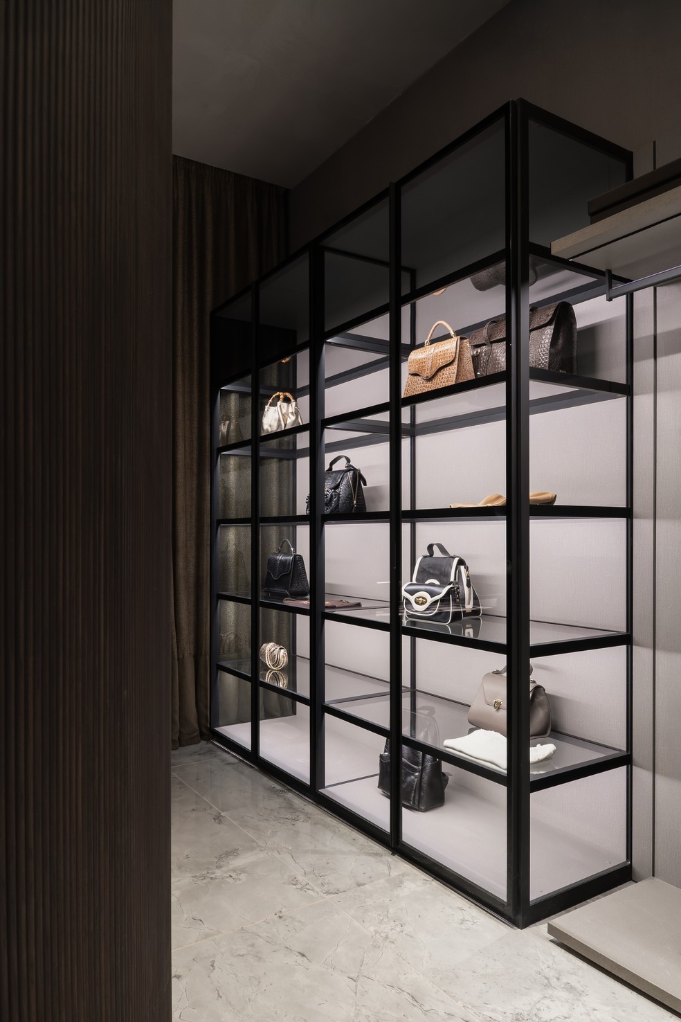 Proposta de closet exclusivo incentiva experiência sensorial e ...