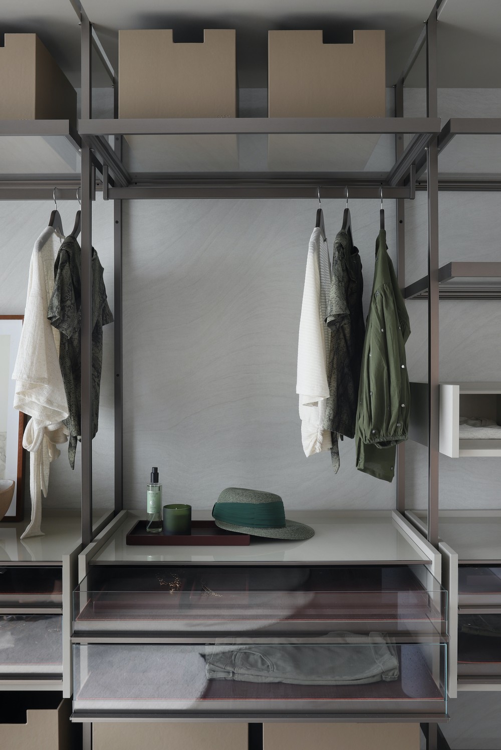 Closet aberto simples: dicas para montar o seu e 10 modelos para se ...