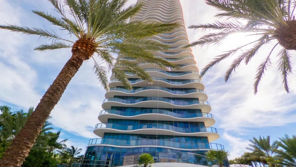O apartamento de 520 m² no Edifício Regalia comprado por Messi custou cerca de R$ 40 milhões e tem um terraço enorme — Foto: Google Maps/Reprodução