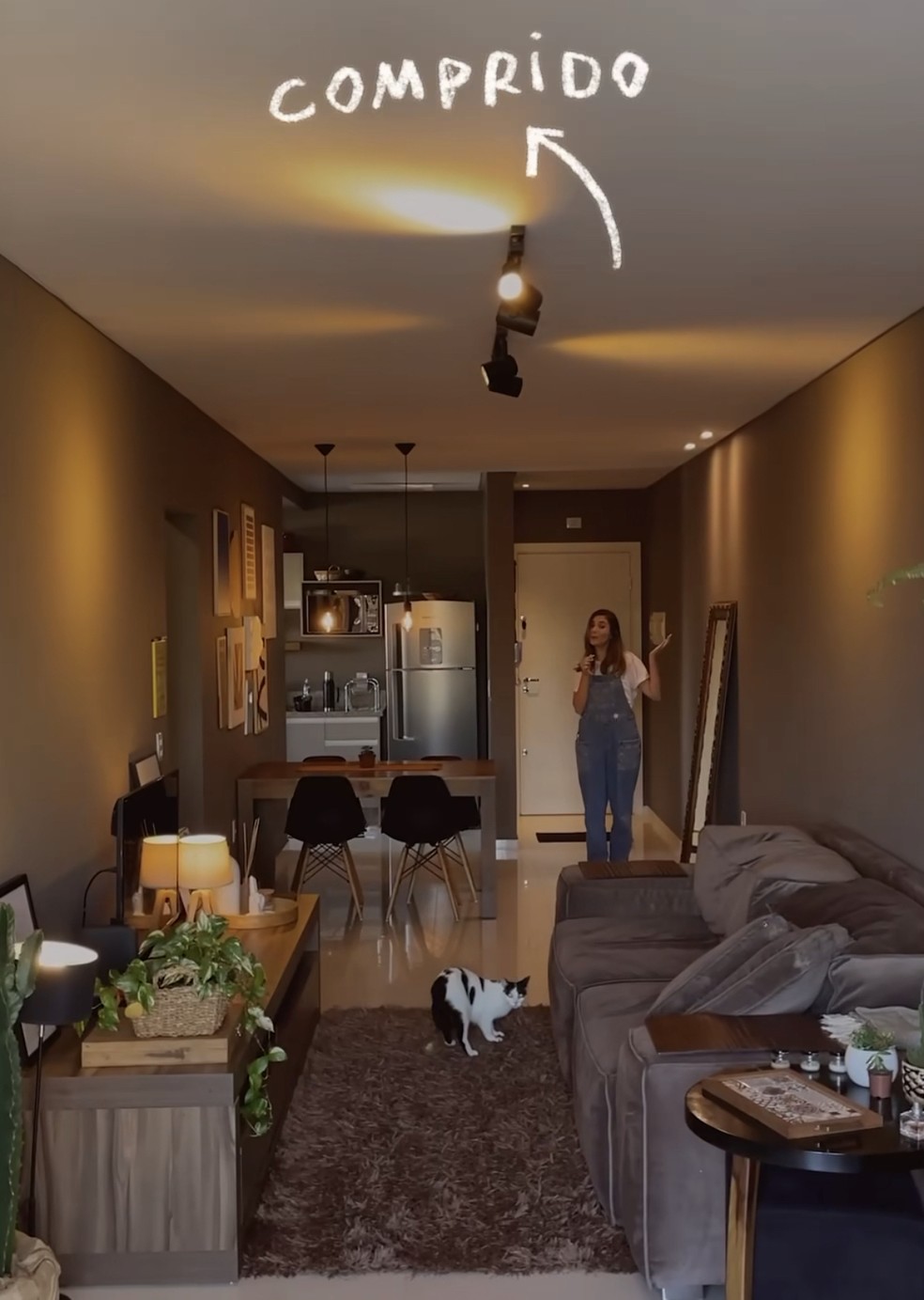 O intuito era iluminar o apartamento e mudar os móveis, recebidos por marcas parceiras, para garantir mais espaço de circulação — Foto: Reprodução / Instagram / @jhennykeller