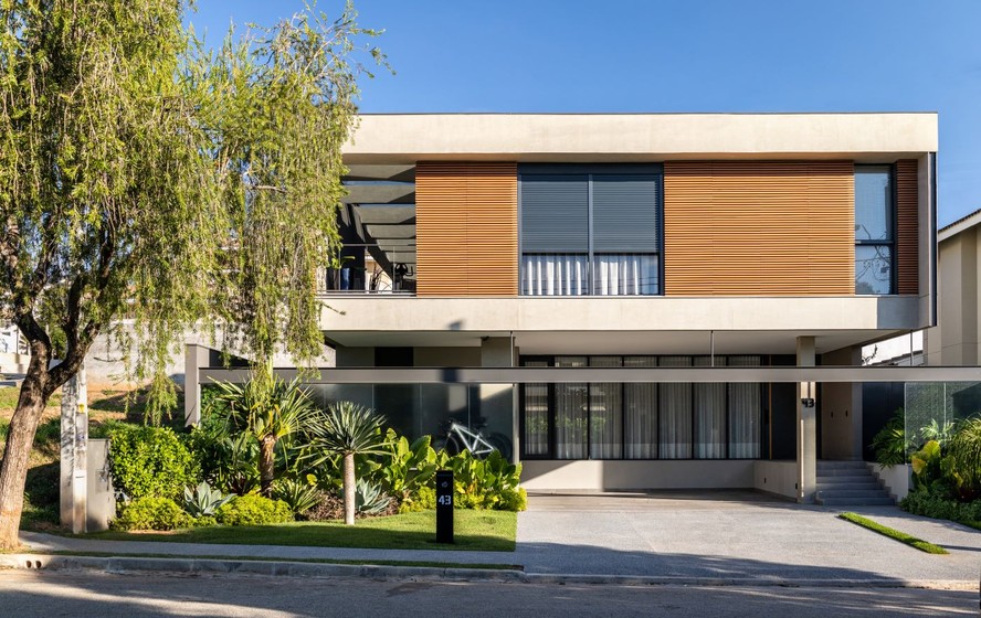 Frente de casa moderna: dicas para incorporar ao seu projeto e 40 fotos ...
