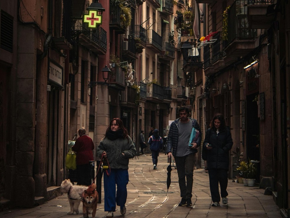 Cidades que priorizam pedestres reduzem o uso de carros e melhoram a qualidade de vida urbana, com impactos positivos na saúde e na economia — Foto: Pexels/Falling Down/Creative Commons