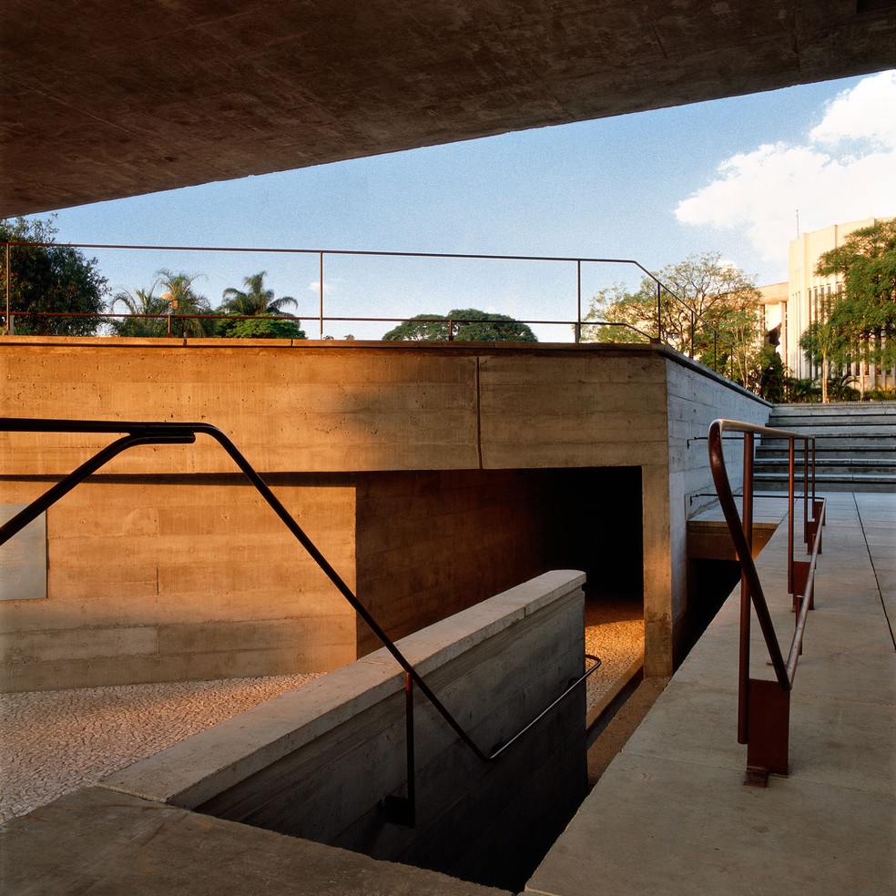 O Mube foi projetado em 1995 pelo arquiteto Paulo Mendes da Rocha, ainda sob os preceitos do brutalismo — Foto: Nelson Kon / Divulgação