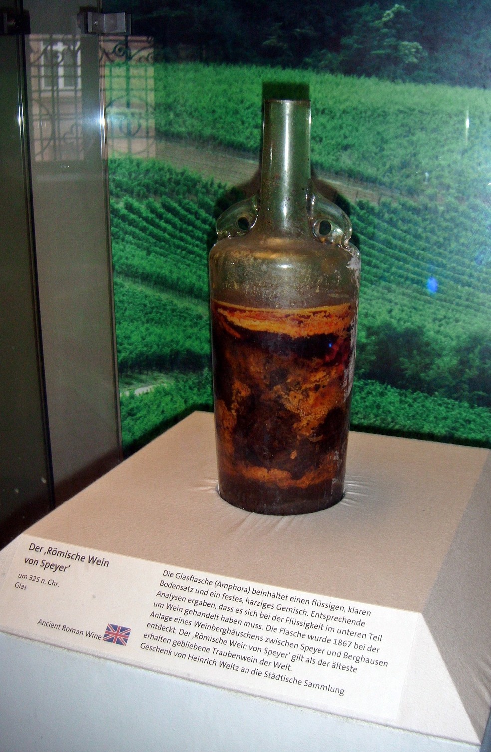 A garrafa de Vinho de Speyer data de 325 d.C. e foi achada em um sarcófago romano — Foto: Wikimedia / Altera Levatur / Creative Commons