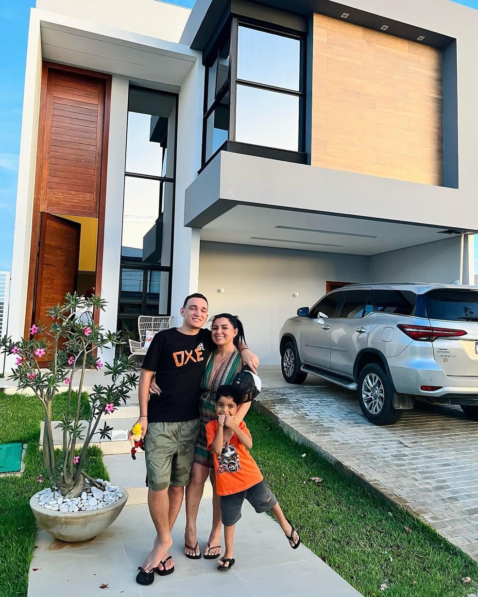 João Gomes compra casa de presente para a mãe — Foto: Reprodução/Instagram
