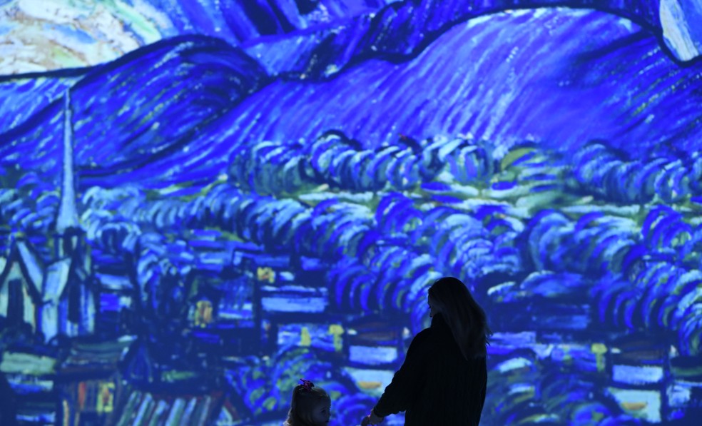 A mostra de Van Gogh, que já passou por Recife, Rio de Janeiro e Fortaleza, tem como intuito mergulhar o visitante dentro das obras do pintor — Foto: Blast Entertainment / Divulgação