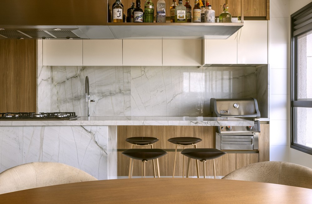 Península na cozinha: 17 projetos bem resolvidos para se inspirar!