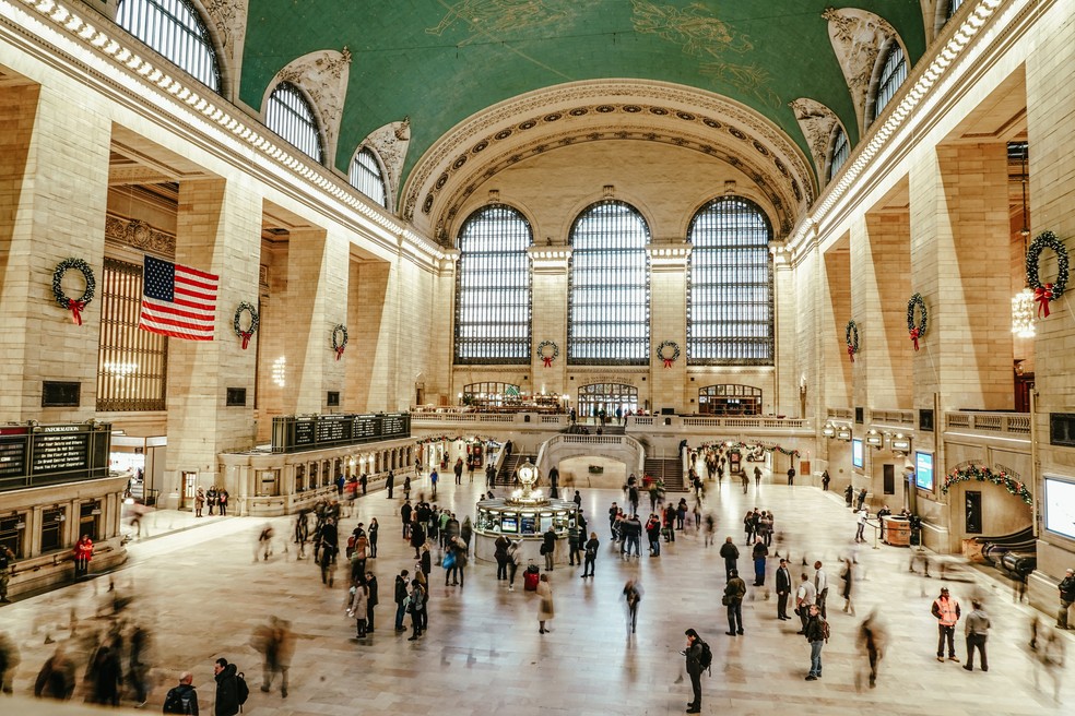 A pintura do teto da Grand Central foi restaurada em 1998, após danos vindos da fumaça de cigarros — Foto: Pexels / Afif Ramdhasuma / Creative Commons