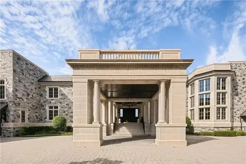 A mansão na Flórida tem mais de 2 mil m² — Foto: Realtor.com / Reprodução