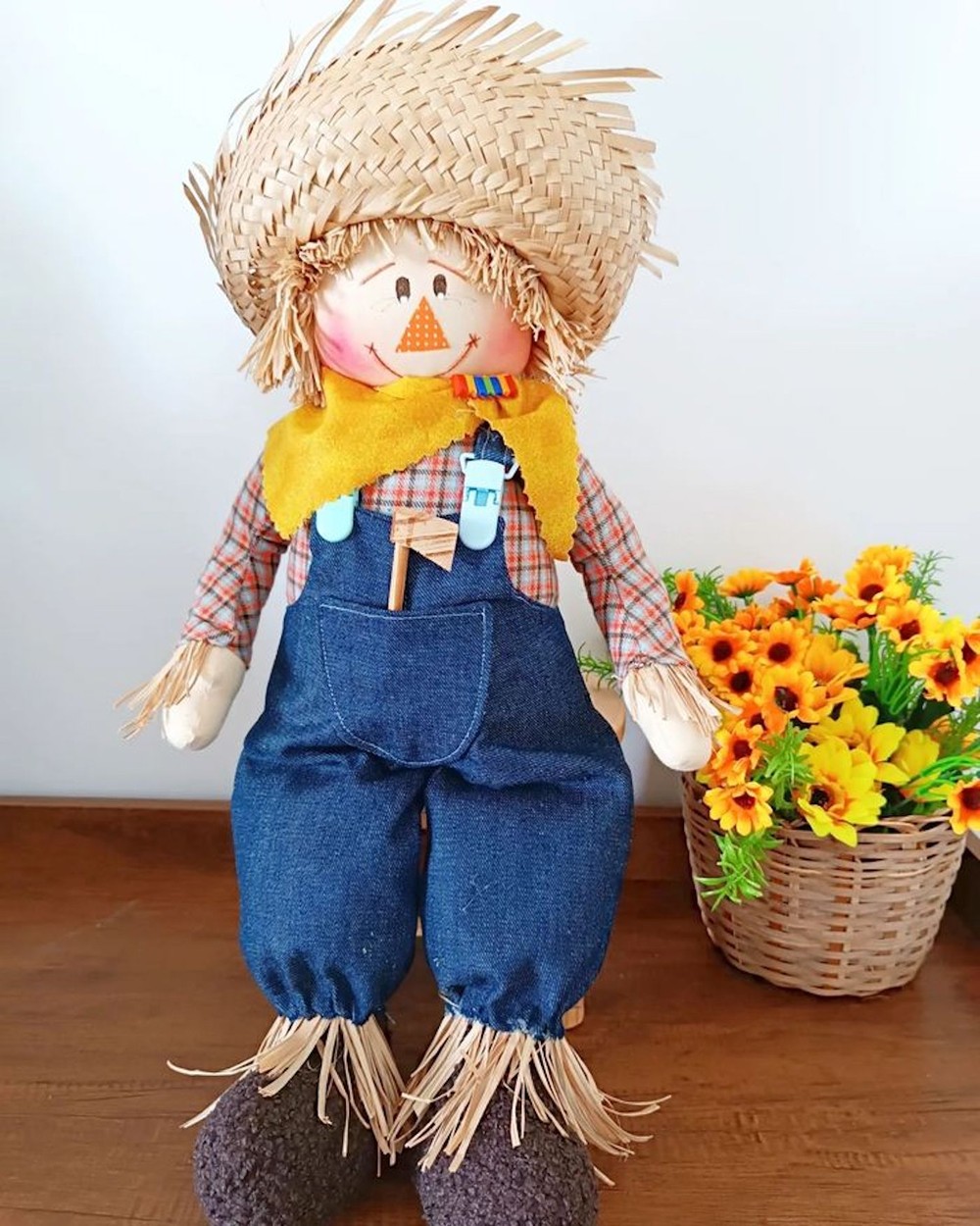 Como fazer um espantalho para a decoração de Festa Junina