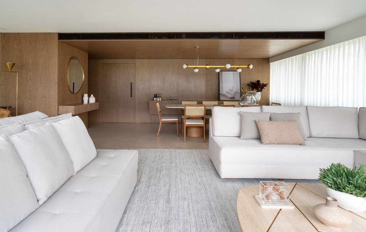Reforma total confere unidade visual a apartamento de 202 m² no RJ