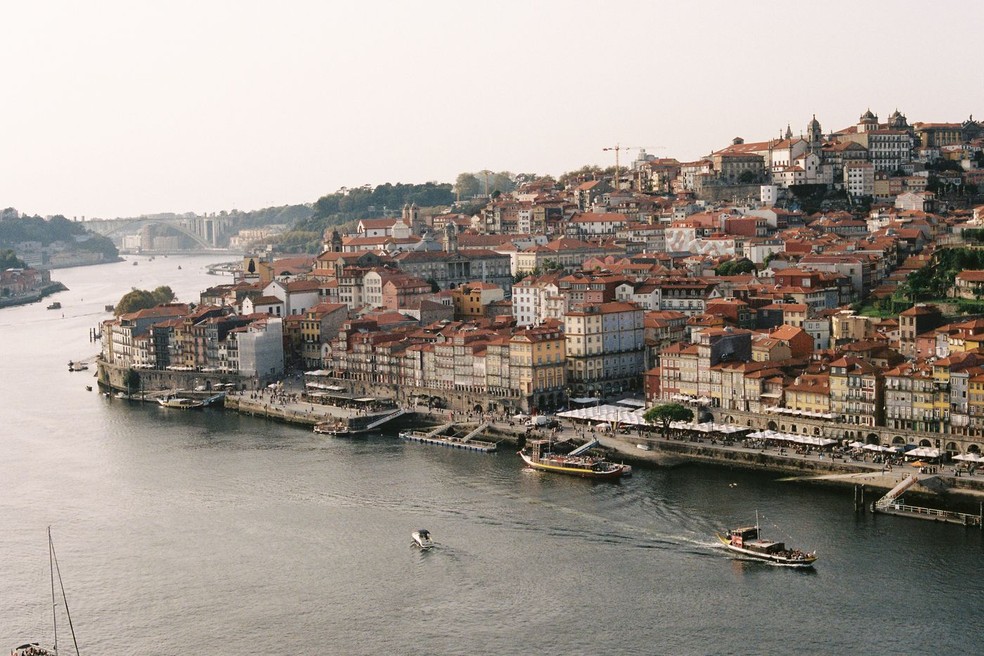 A cidade portuguesa se destaca pelo senso de comunidade, pela oferta cultural e pela percepção de acessibilidade financeira entre os jovens — Foto: Pexels/Alina Skazka/Creative Commons