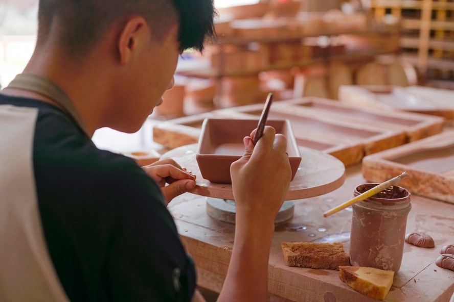 A Udu Cerâmica cria peças artesanais com identidade local para atender aos turistas de Bonito, no Mato Grosso do Sul