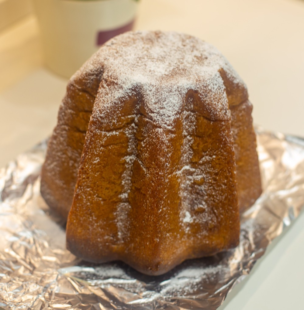 Pandoro: o pão doce italiano, clássico natalino em formato de estrela