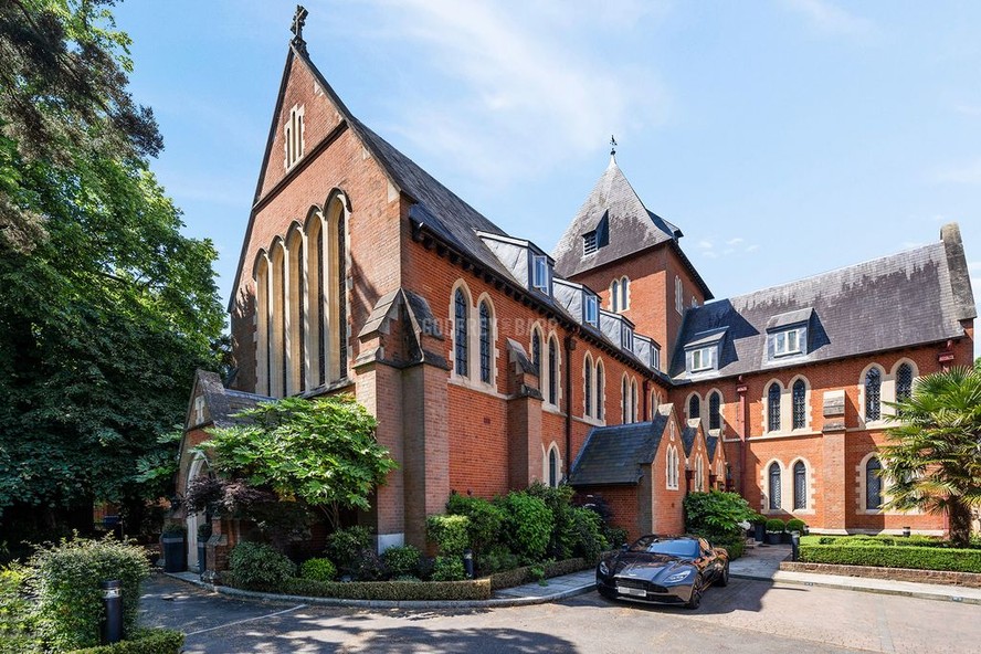 Uma casa em Londres, que já foi uma capela, está à venda por mais de R$ 18 milhões