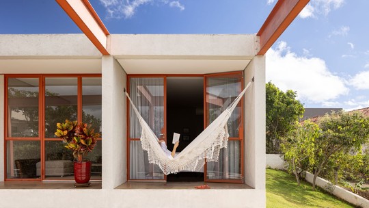 Rede de descanso na varanda: dicas certeiras para instalar + 16 inspirações