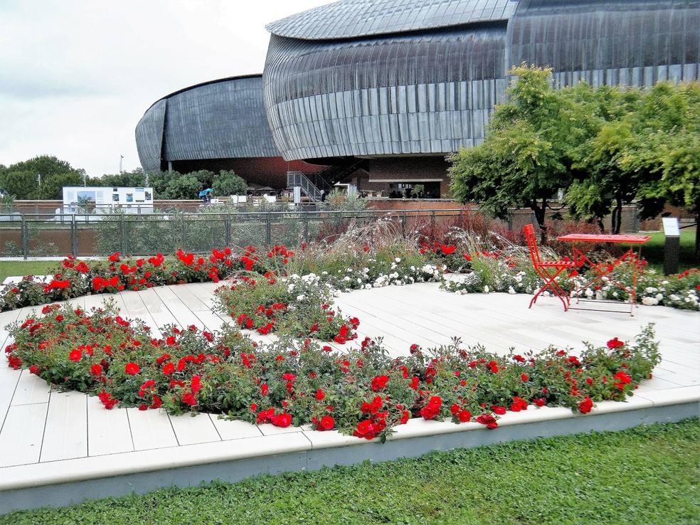 O auditório é localizado em Roma e é um dos grandes trabalhos de Renzo Piano — Foto: Albarubescens / Wikimedia Commons