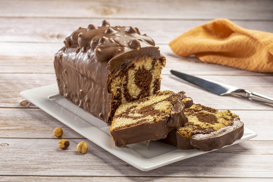 Receita de 'gateaux de voyage' é um bolo de chocolate, conhecido como bolo de piquenique francês. Aprenda a preparar a sobremesa simples e deliciosa!