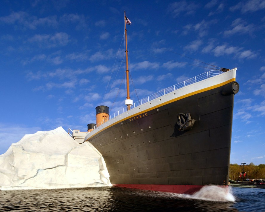 Museu do Titanic tem réplica gigante do navio e 400 objetos originais
