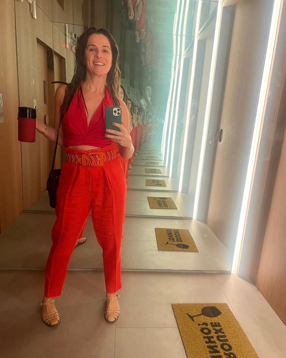 Ingrid Guimarães no hall de entrada — Foto: Reprodução/Instagram