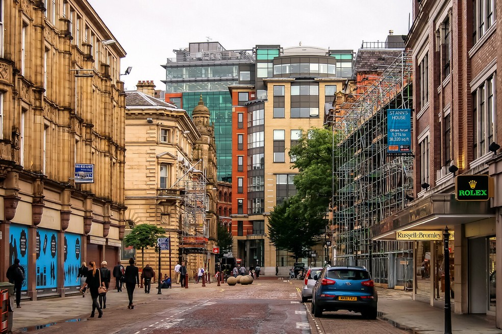 Ao assinar com o Manchester City em 2022, Erling Haaland optou por viver no centro da cidade, em um apartamento moderno equipado at&eacute; com uma c&acirc;mara de crioterapia &mdash; Foto: Flickr/Jorge Franganillo/Creative Commons