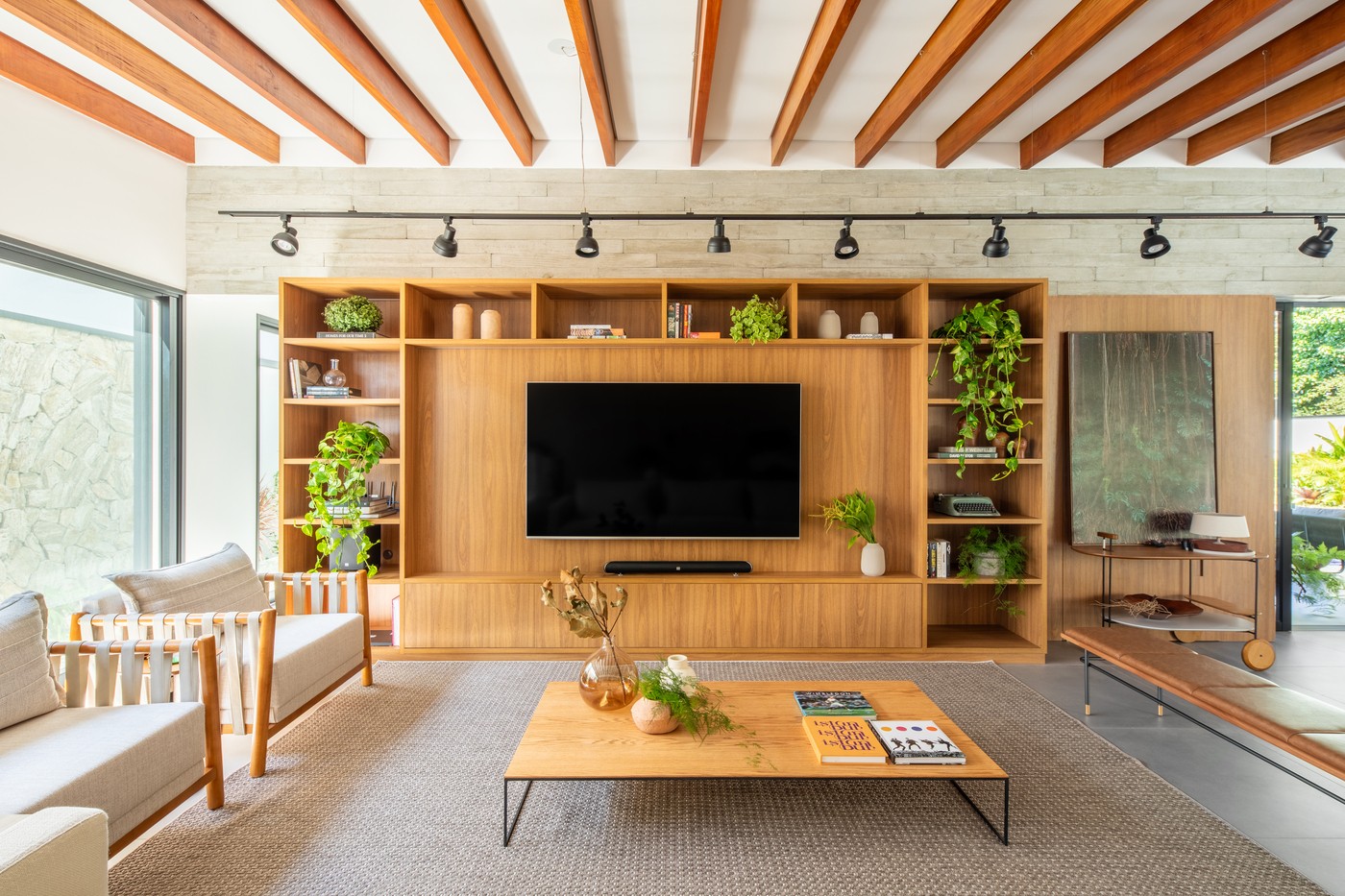 Decoração de painel para sala: 20 ideias para valorizar o ambiente